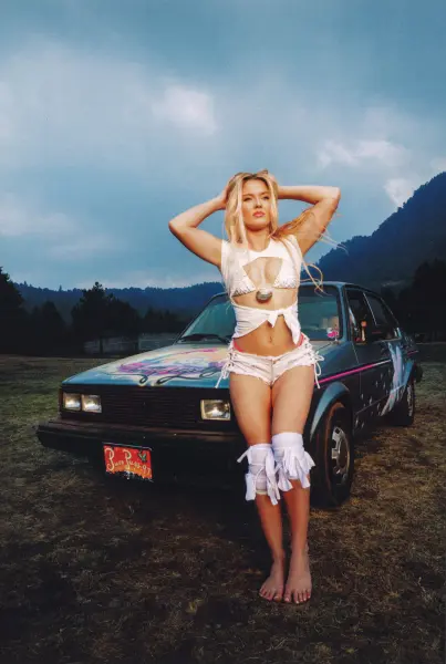 MM News Musiknews Zara Larsson PrettyUgly 05 Ph Julian Buchan HR