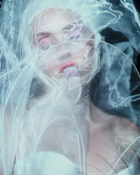 MM News Musiknews Miley Cyrus DLX 1 PC Jonnie Chambers