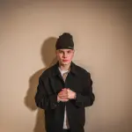 Foto von benno! mit Mütze - Credits Sony Music