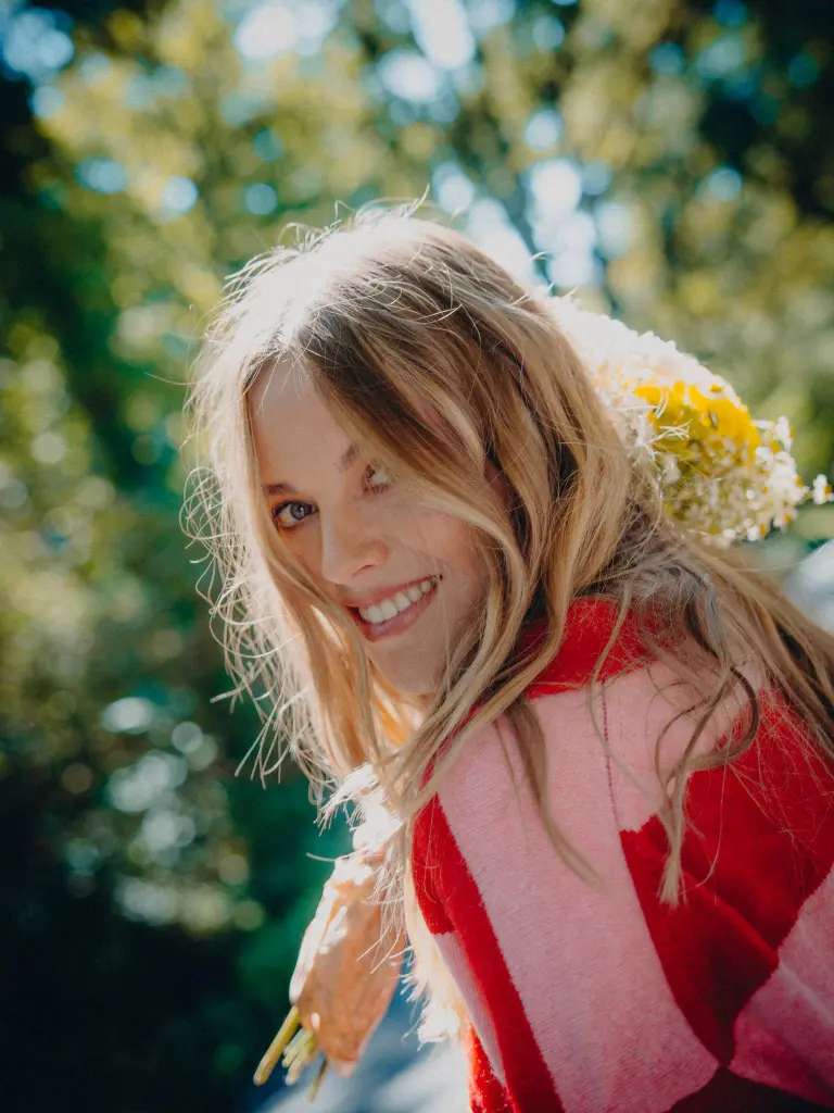 MM News Musiknews SOPHIA 251103 Press Ddb 33 Credits Phil Hessler