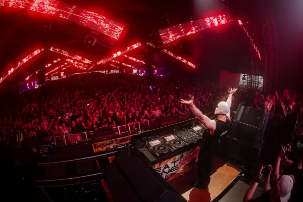 MM Users Berlinieros Holy Priest 2025 ABO Paul Vogt PV36895 Onlline