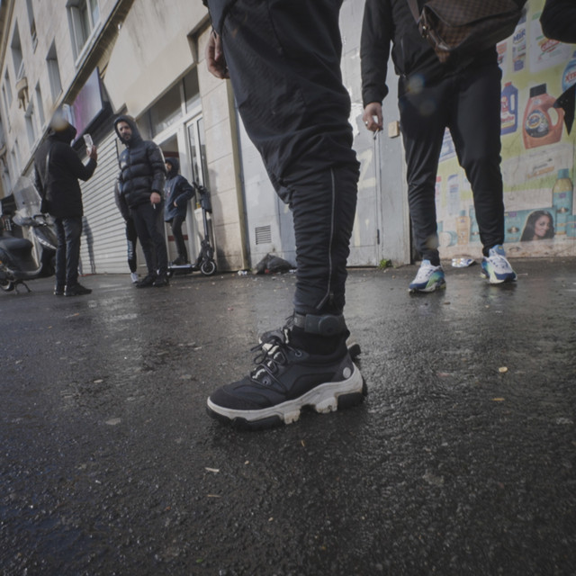 Azet – mhm…