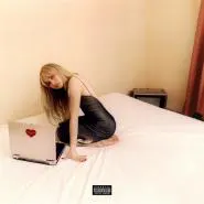 Sabrina Carpenter-Feather